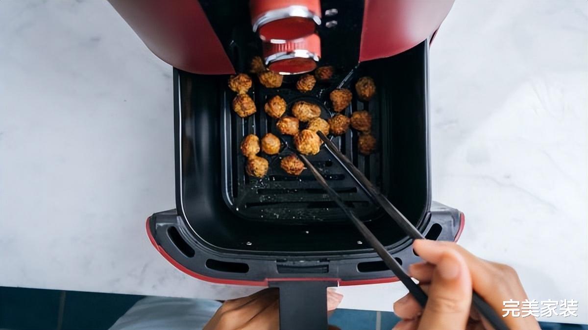 |红极一时的“空气炸锅”,为何跌落神坛?看完缺点:怪不得被嫌弃