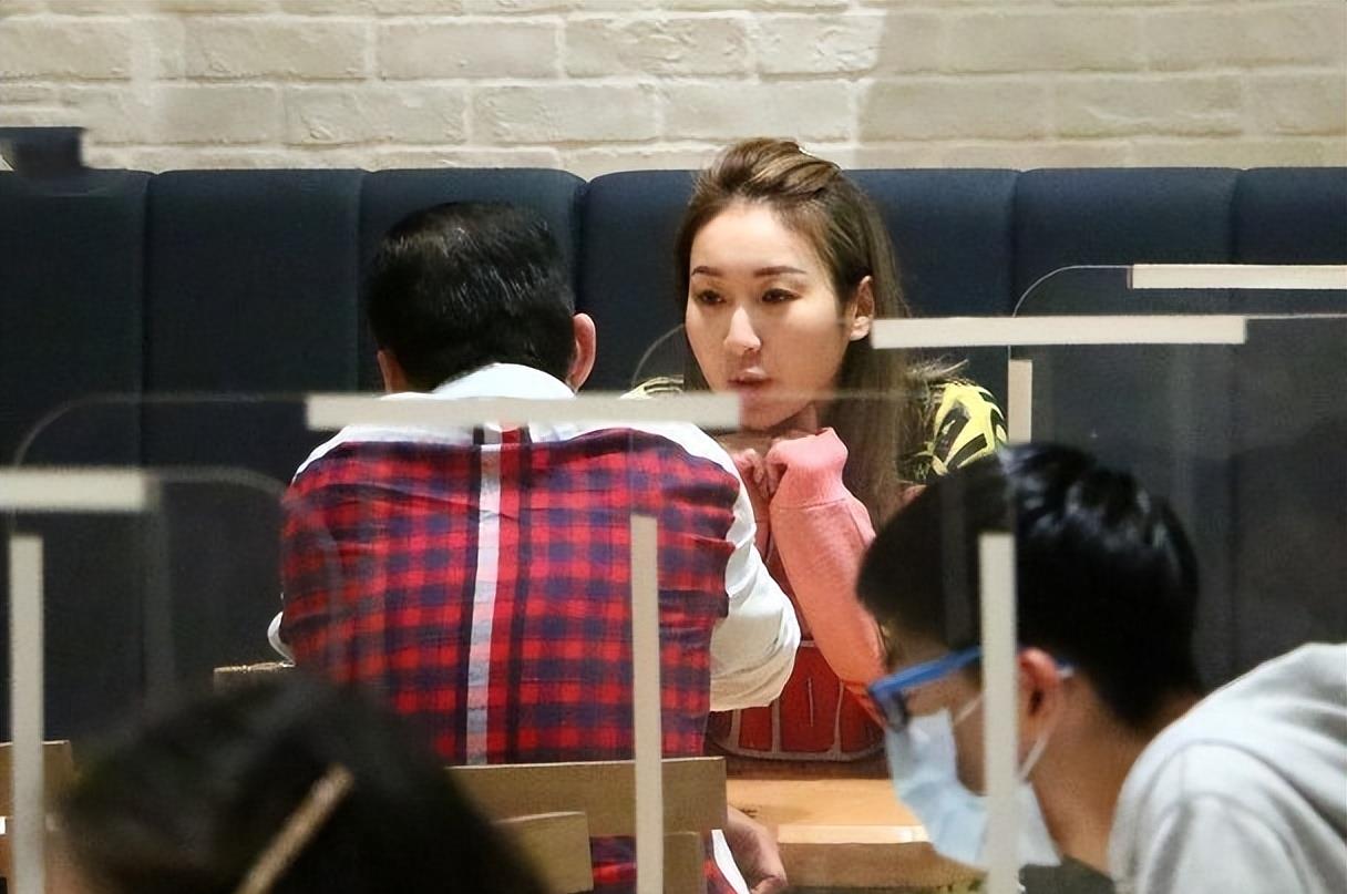 她是马来西亚拿督女儿，家族资产8亿，又靓又会投资，因异地离婚！