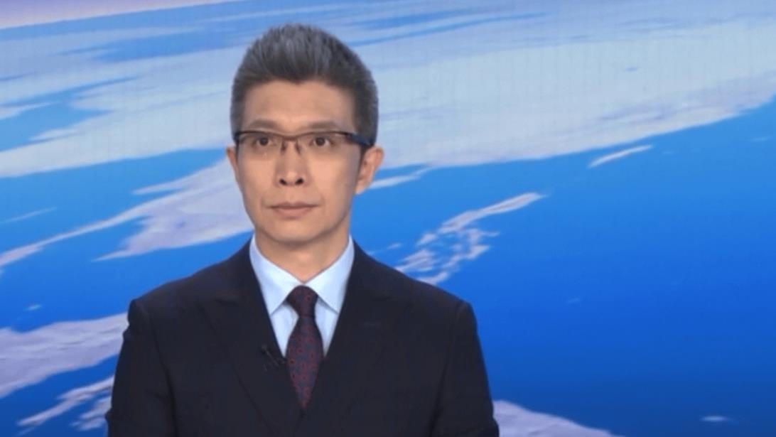 朱广权|央视直播再出事故，朱广权摸鱼被抓现行，下意识的反应尽显专业性