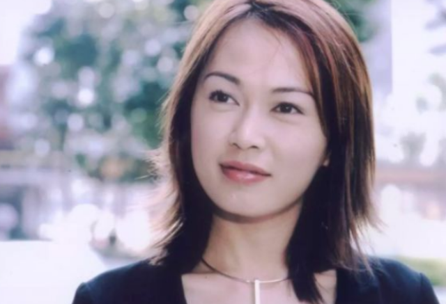 姚莹莹|爱上渣男姚莹莹只能独自带娃,生活艰难被岁月带走青春