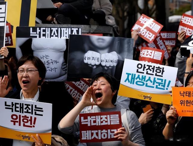 韩国|韩国男性不顾廉耻“恨女”！如今尝韩女不婚苦果，国际婚姻成趋势