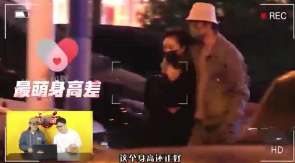 女孩|35岁知名演员被曝隐婚生女！抱小女孩逛街显亲密，本人忙发文澄清