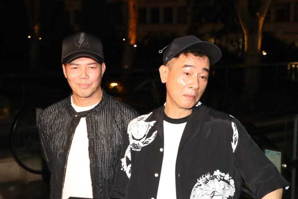 曾志伟|曾志伟70大寿,宴请近100位大咖太隆重,元彪喝嗨直接躺地上拍照!