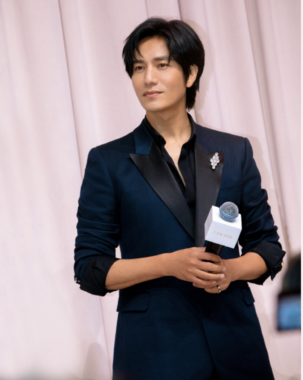 上海这一晚:倪妮冻坏了,赵今麦暴露「真实身高」,陈坤认不出了