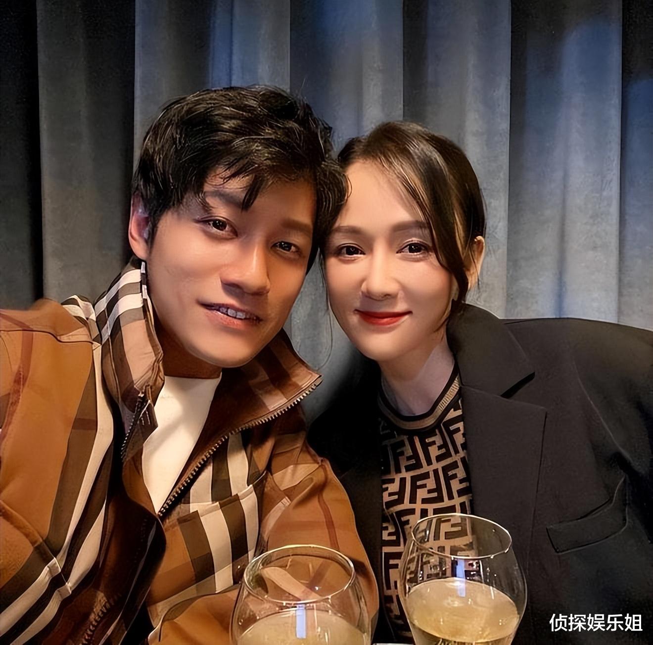 陈乔恩|44岁陈乔恩回应“老花”，大方晒第一副老花眼镜，自称从未近视过