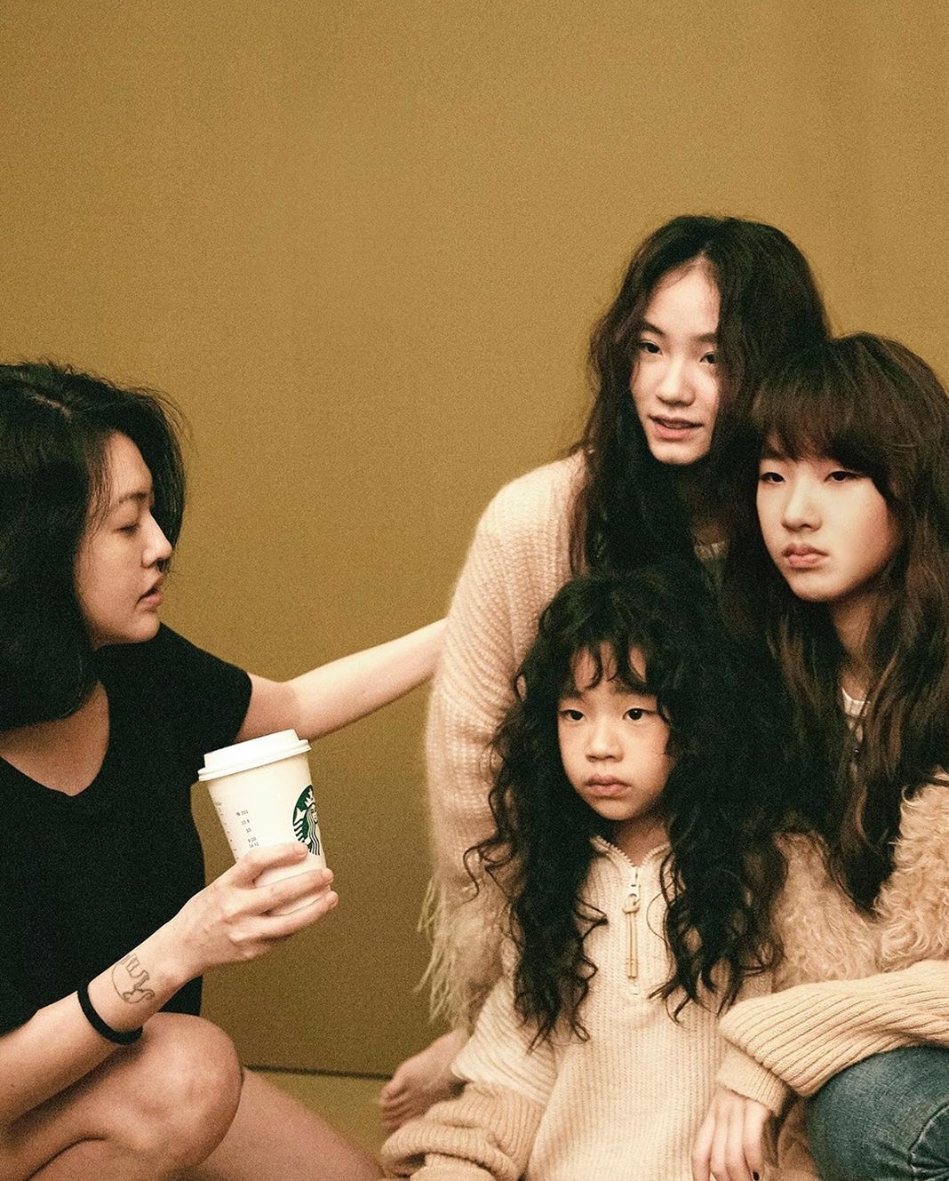 小S|小S15岁二女儿晒美国度假照，Lily自称沙滩女孩，秀大长腿超自信