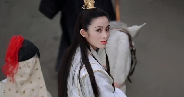 港影女神张敏现身泰国清迈,身材消瘦如枯木,曾经的美貌不复存在