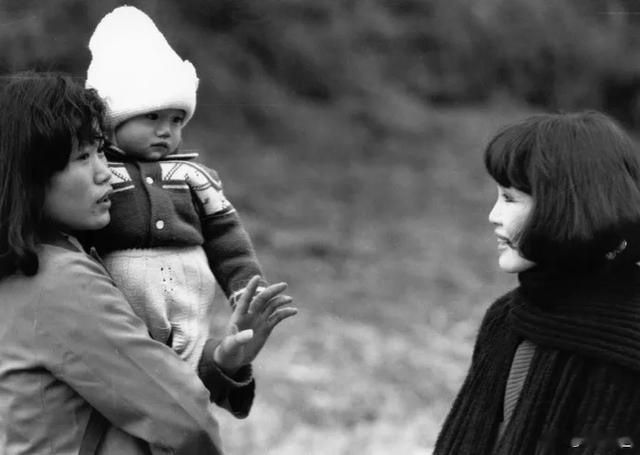 靳羽西|春晚前排坐了20年的她,到底什么来头?