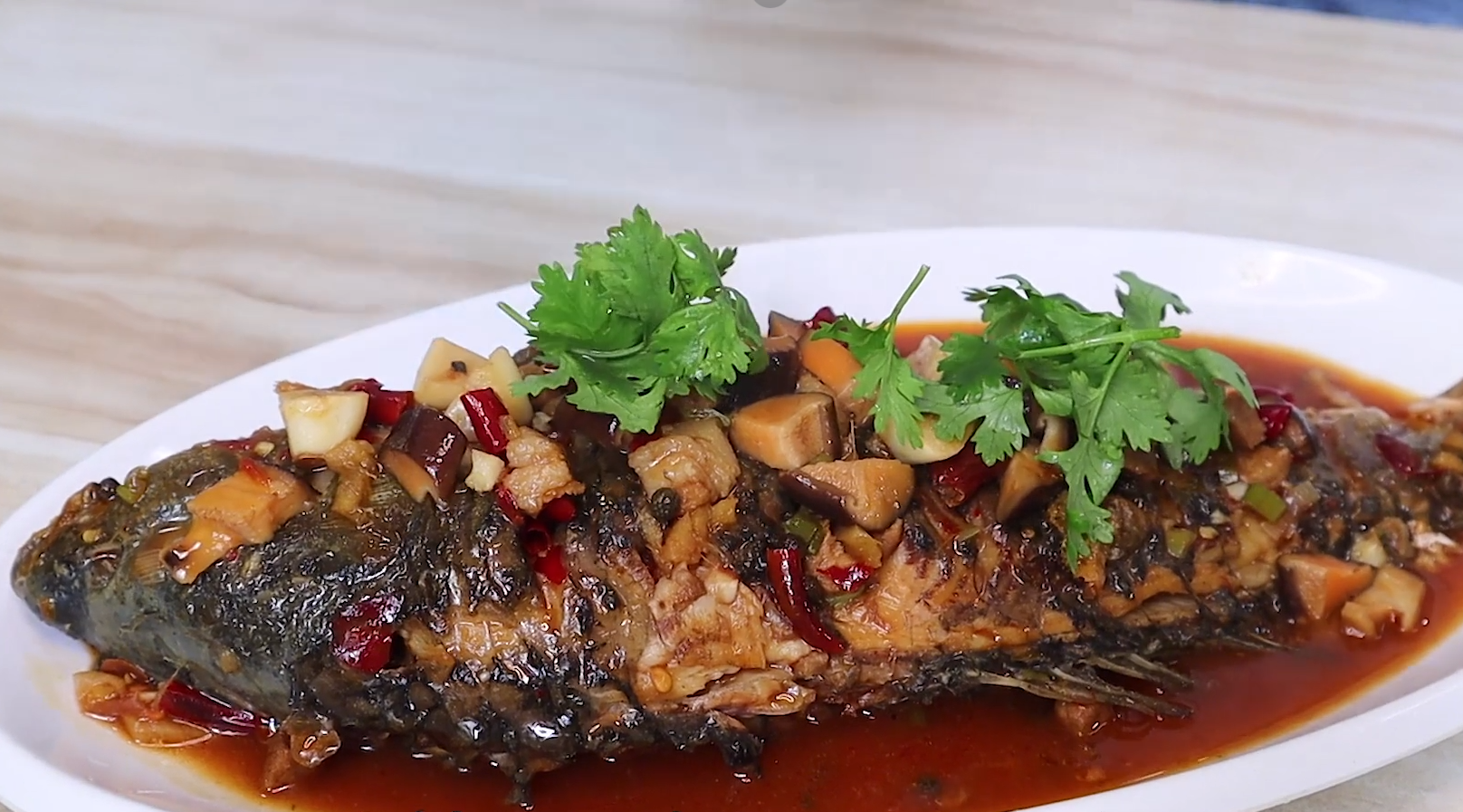 鲤鱼|“秋风起,鱼儿肥”,秋季常吃这5种鱼,滋补润燥,鲜嫩又肥美