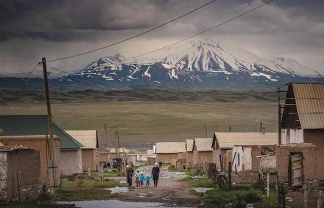 北疆|这里曾是中国故土，如今穷得叮当响，景色却神似瑞士堪比北疆！