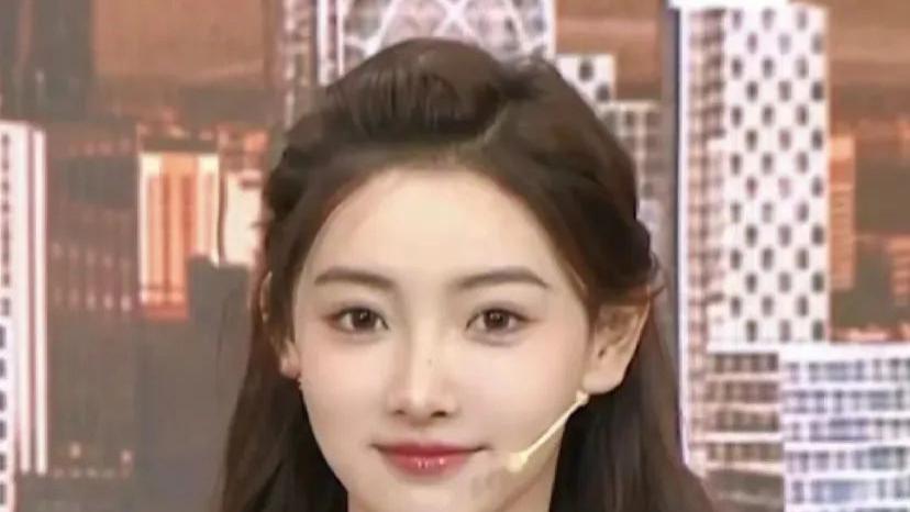 主持人|继马凡舒之后，又一个春晚女主持人预备役来了