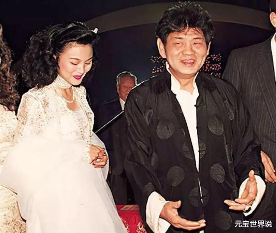 她一脱成名,仗着美色沦为富豪情人,富豪死后她仍念念不忘