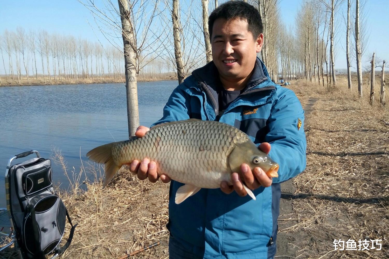 冬季钓鱼时找鱼的方法和步骤,使用高端设备