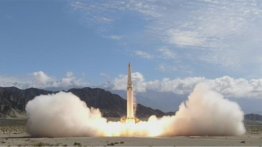 我国首创钻地导弹公开亮相!