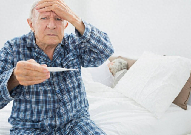 “开水冲鸡蛋”滴香油，坚持喝，身体会怎样？消化科主任为你讲解