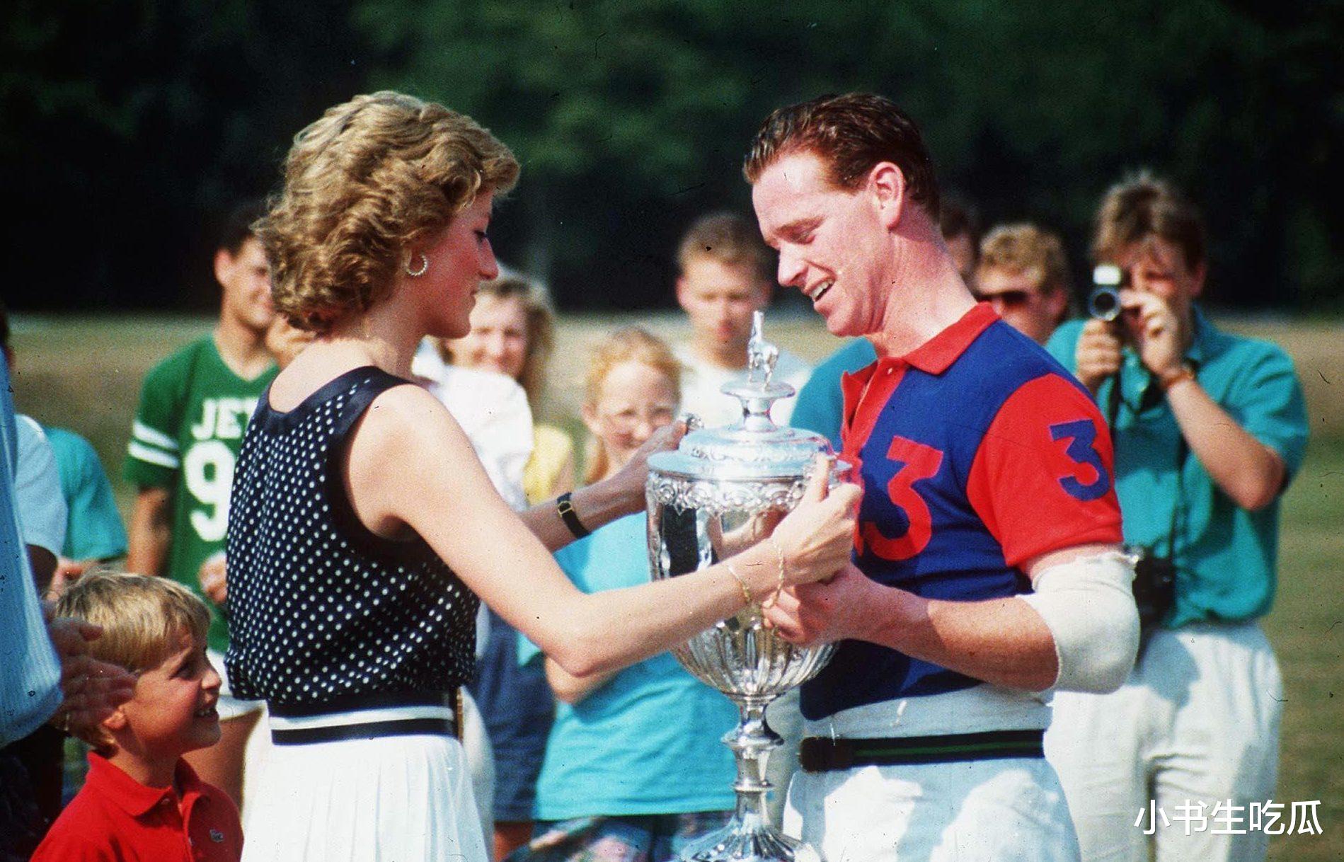 戴安娜|戴安娜总吃爱情的苦！红发情人用她赚钱，最后一任男友脚踏两只船