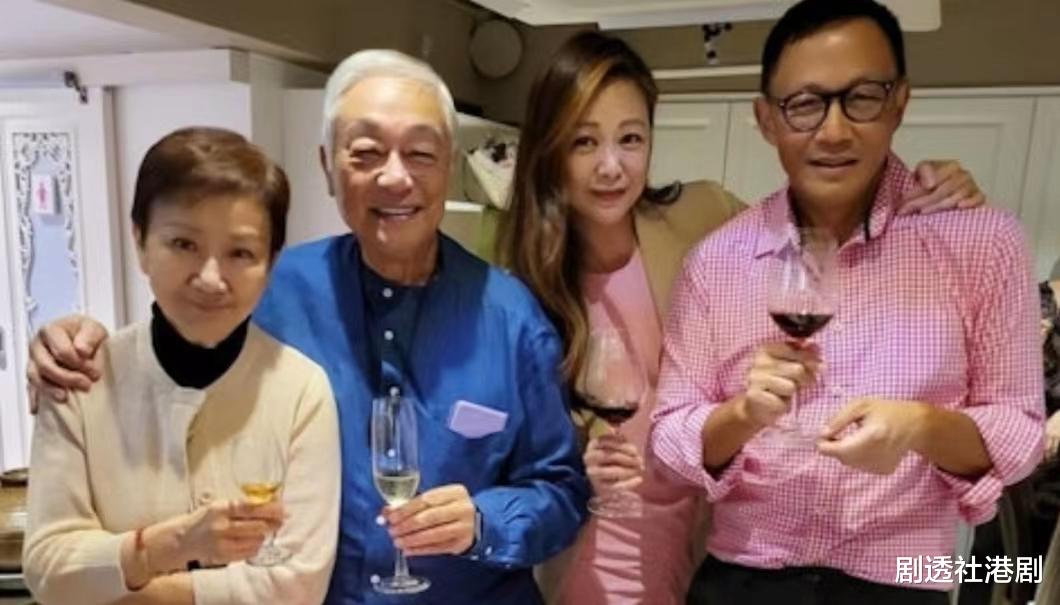 可惜!港知名女星嫁豪门22年直认有遗憾,膝下无子坦言少了些经历