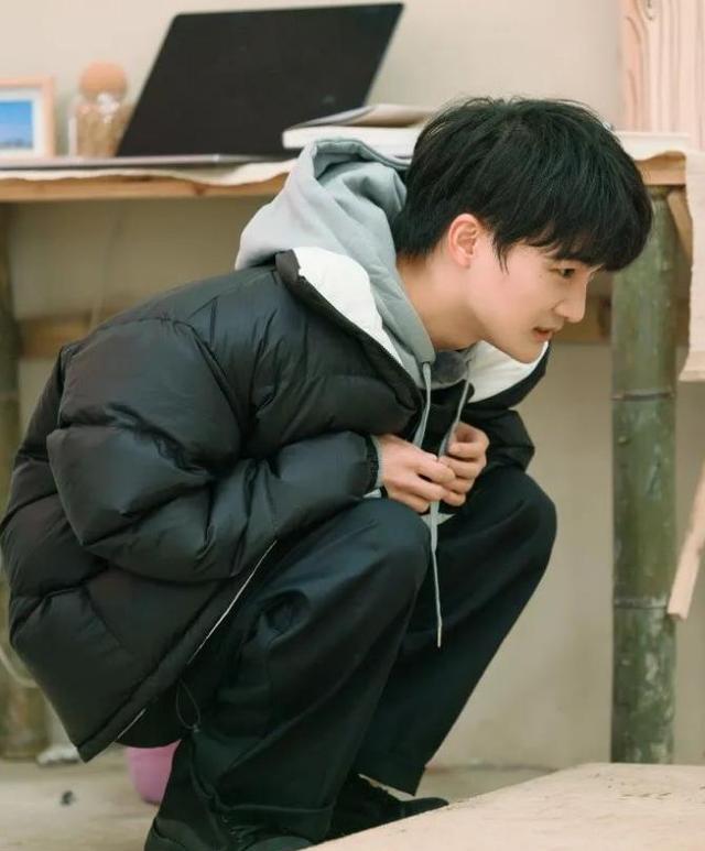 周深|奔跑吧:周深专访,隔空表白歌迷,正能量发言,引起网友强烈共鸣