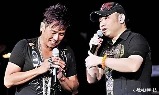 |51岁刀郎消失许久美娇妻陪同罕现身,模样变化大撞脸徐峥范伟,曾被圈内人封杀