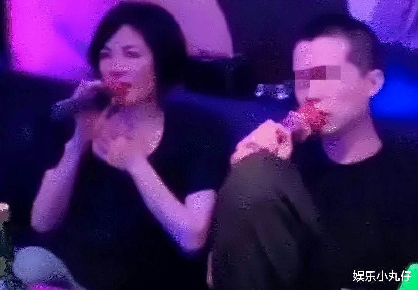 港媒曝谢霆锋分手，喊话张柏芝欲吃回头草，王菲约会新欢包养鲜肉