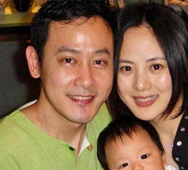 她因爱退圈做家庭妇女,却惨遭“插足”离婚,今44岁为儿子仍单身