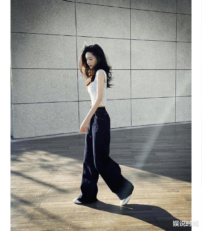 穿衣搭配|李沁春日慵懒风穿搭好有治愈感！温柔舒适，时尚又随性，衣品真好