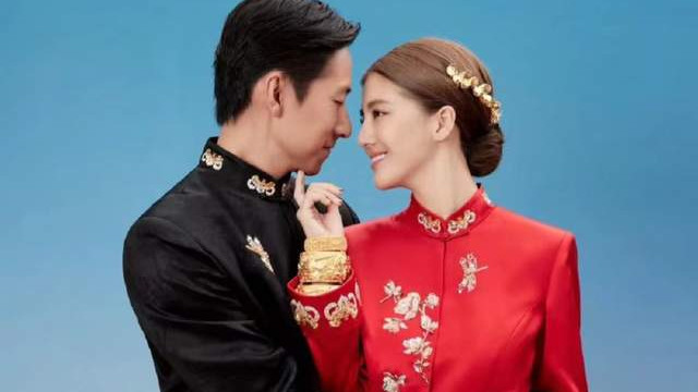 吴千语证婚宴婚服被扒！红色婚服竟与何超莲婚礼旗袍同一家定制