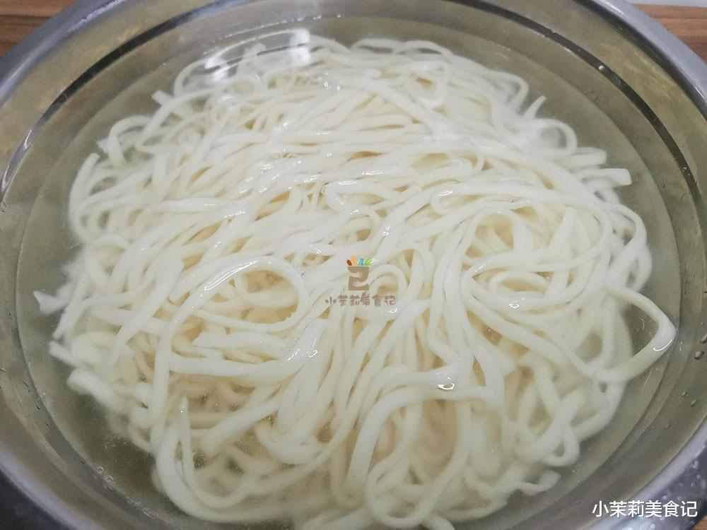 |大年初二吃面讲究多：1要用，2不忘，3不吃，寓意家人顺顺利利，长长久久