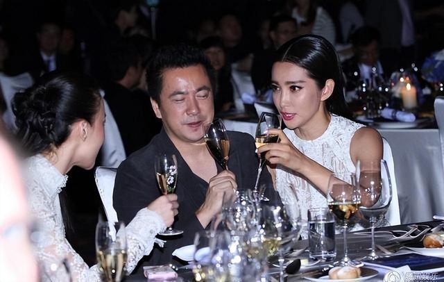 表面是娇滴滴小白花，实则都是“酒蒙子”，这几位女星太过于剽悍