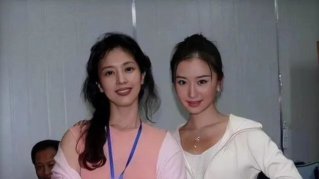 刘亦菲|刘亦菲妈妈：两婚两离不后悔，至今单身，长得比女儿漂亮太多