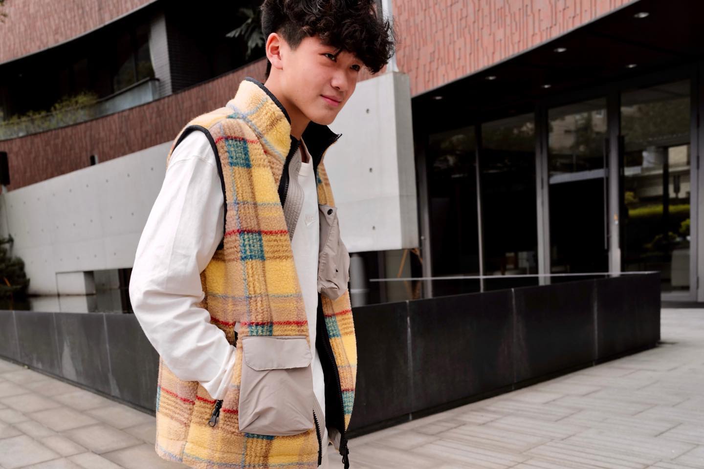 曹格|曹格14岁儿子烫卷发长胡茬显成熟,高颜值疑获赞助将出道