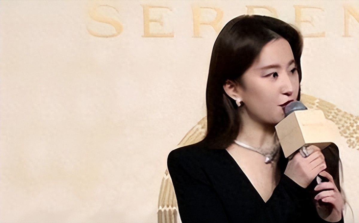 原形毕露! 这次谁都救不了刘亦菲，网友: 狐狸尾巴终于露出来了！