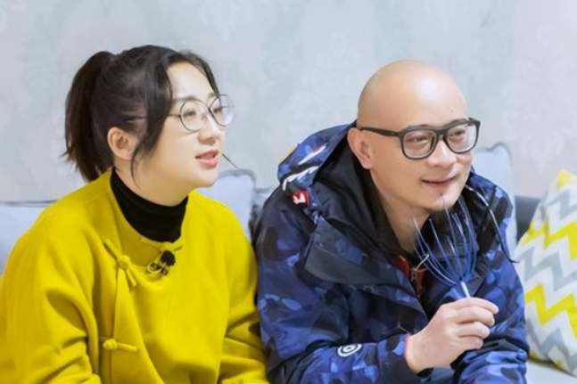 傅首尔老刘离婚了，离婚原因与老刘成为家庭煮夫有很大的关系!