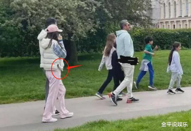 章泽天|曝章泽天二胎是试管双胎儿子,发文三倍爱疑官宣,被嘲面相变拉垮