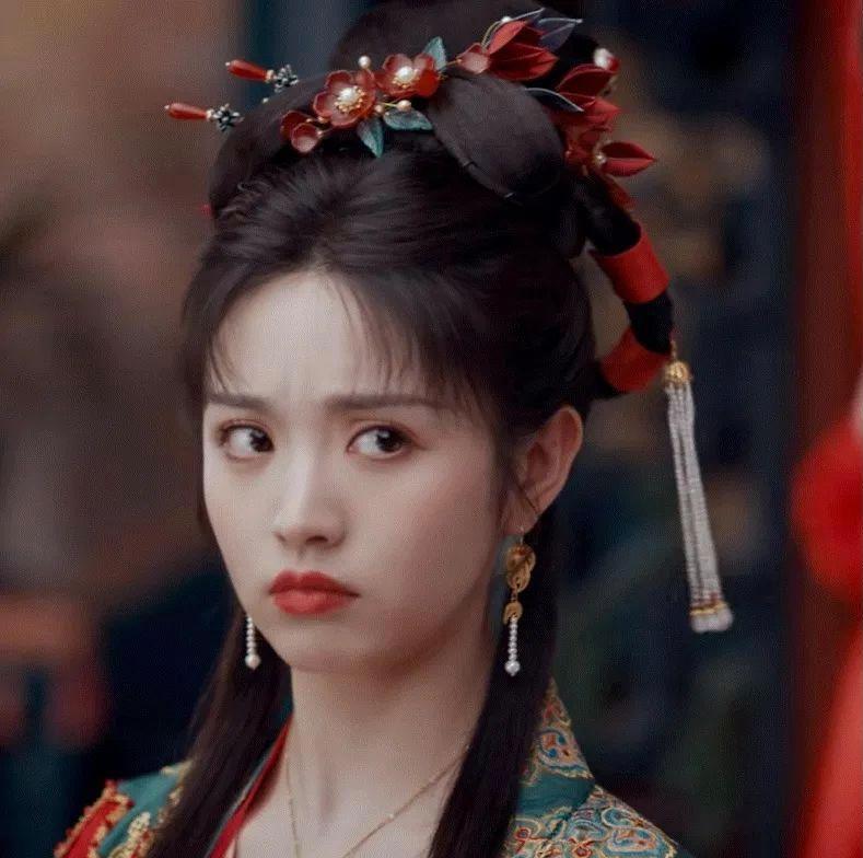 黄奕时隔23年再扮李玉湖，还原度好高，田曦薇差在哪里？