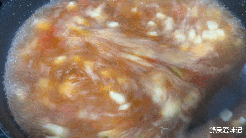 美食教程|西红柿疙瘩汤这样做,劲道爽滑,爽口开胃解腻,待客倍有面子呢
