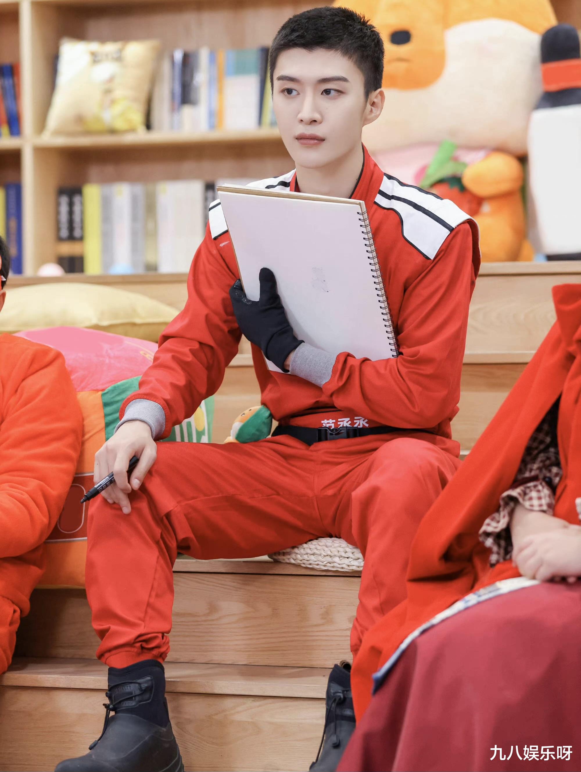 范丞丞|抄袭风波后，蔡徐坤又要退出《跑男》？疑似范丞丞顶替常驻