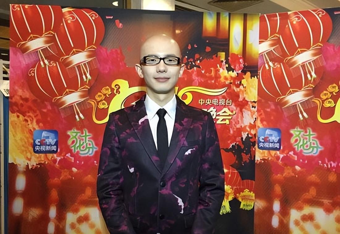 事实证明，在春晚“消失”的歌手平安，已走上了“另一条大道”！