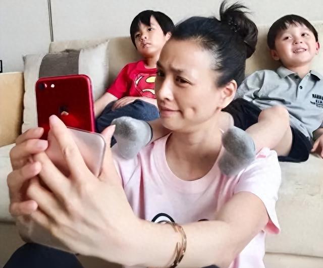 善恶终有报，花17亿买“楼”害人的张庭夫妇，如今下场大快人心