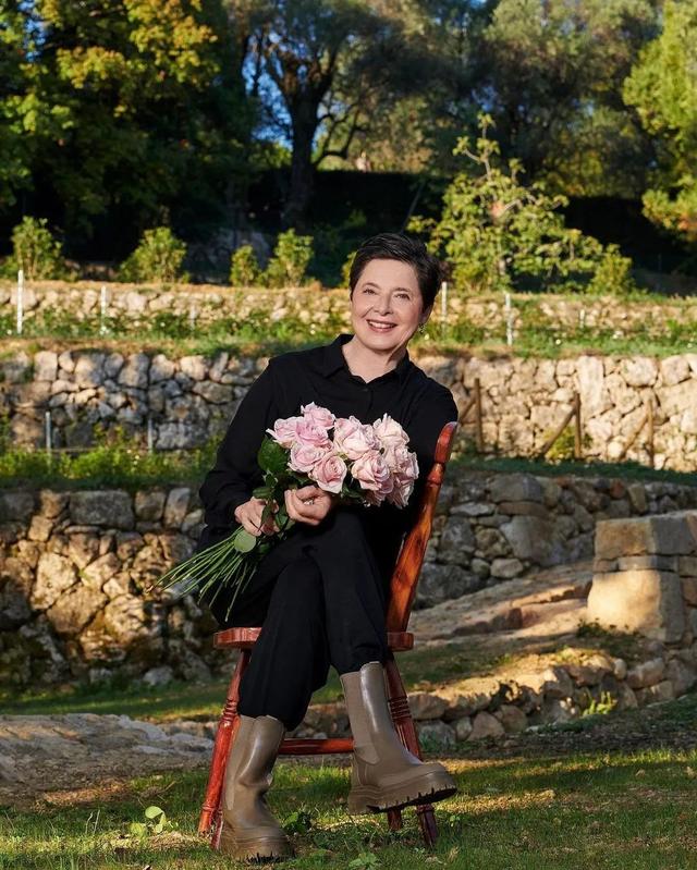 宇宙最美星二代:下海、退圈、养鸡