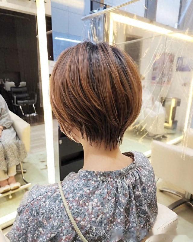 今秋最适合的发型,推荐这四种,每一种都很美