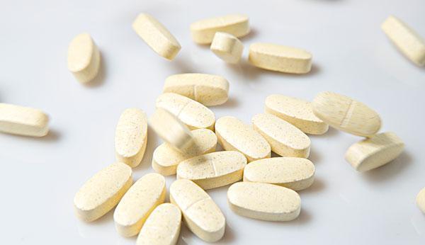 维生素b12|一瓶小小的维生素B12，或能“改善”5种病症，建议收藏起来