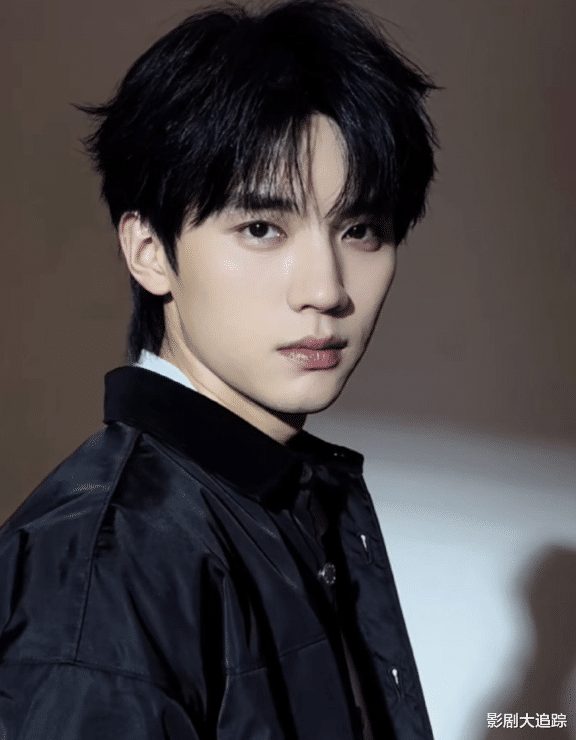 一念关山刚结束，何蓝逗新剧就开机，搭档周翊然书写少年热血人生