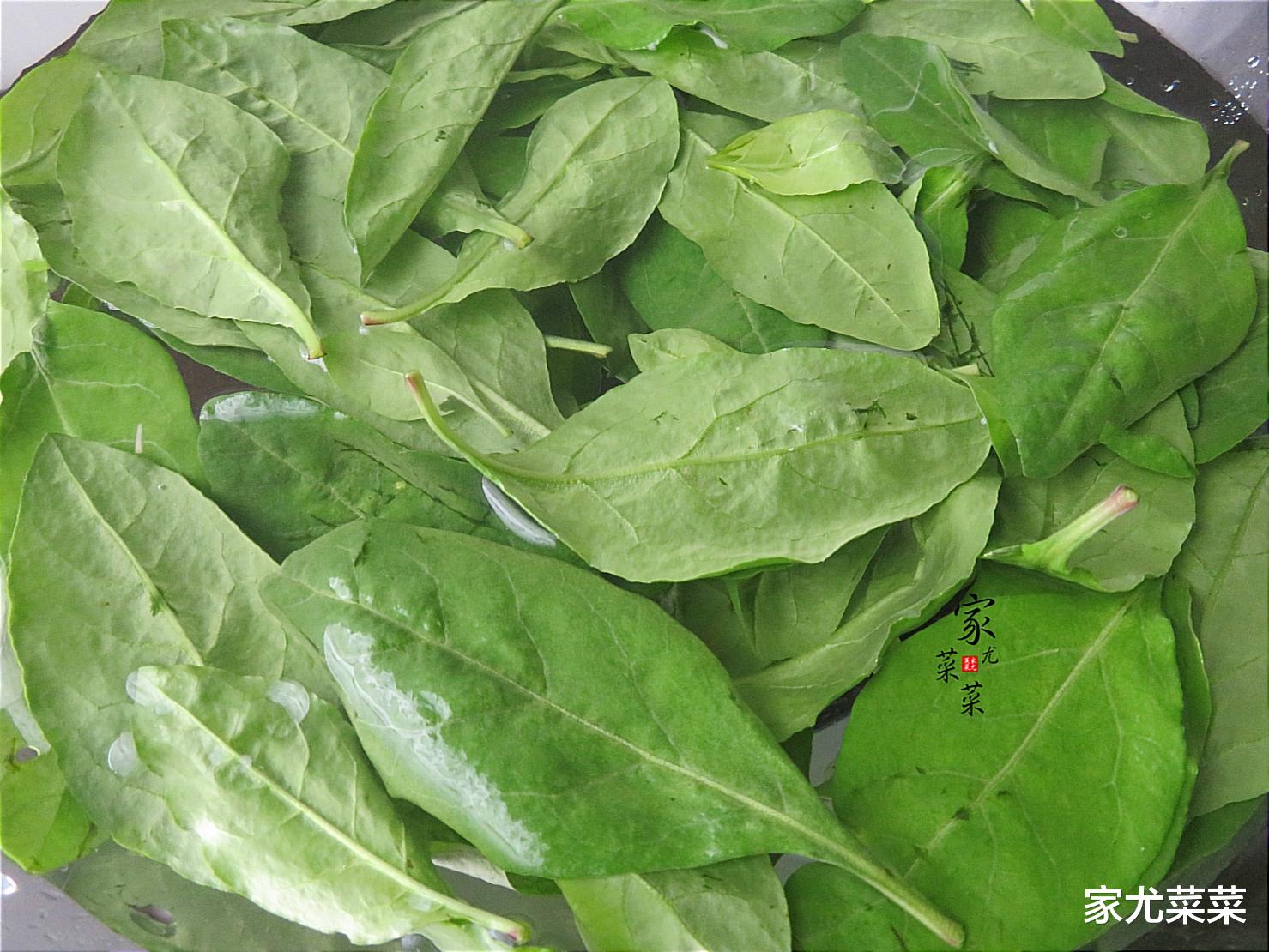 “夏天常喝此汤,不劳医生帮”,两天煲一次,解暑消热,睡得香