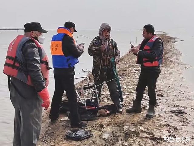 “云梦泽”绝户网捕捞调查无果，有人开始洗地，把矛头指向钓鱼者