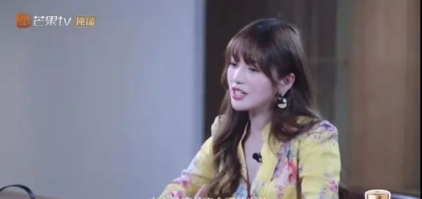 40岁“内娱甜妹”公开00后男友，全网嘲讽：怎么找了软饭男？