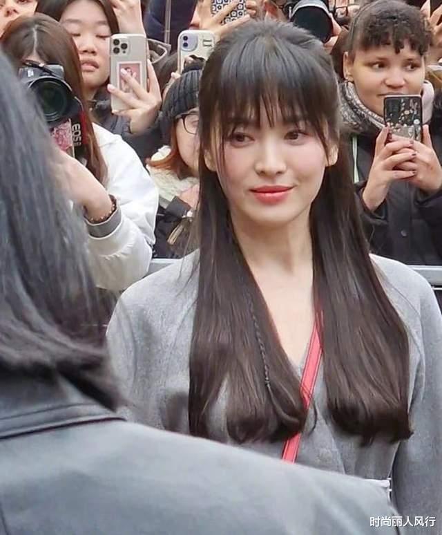 宋慧乔 41岁宋慧乔成韩国美貌之光！换新发型闪耀时尚周，状态比全智贤好