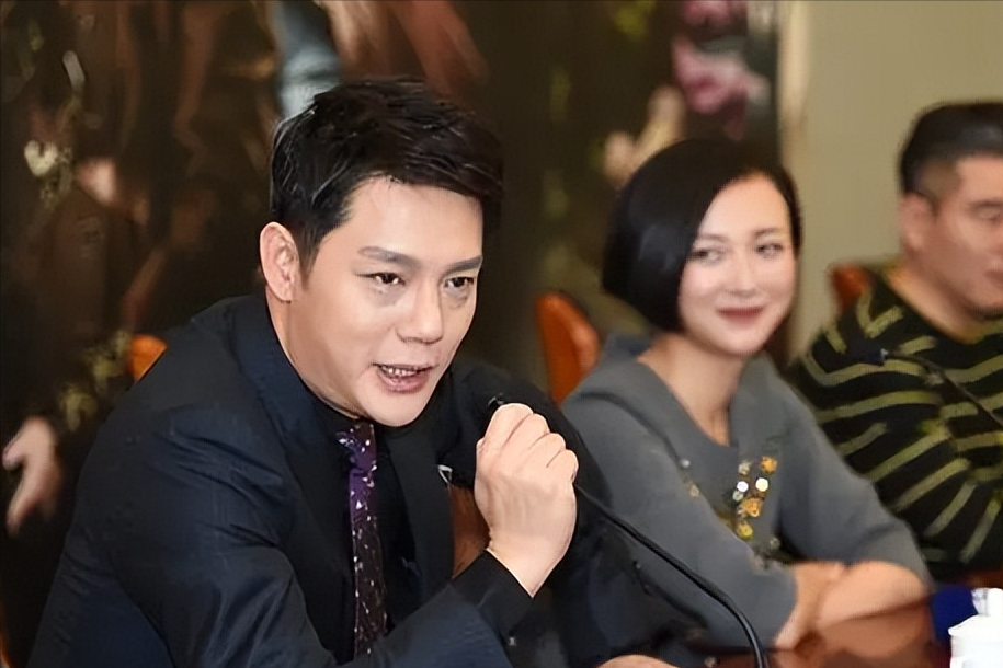 抛妻弃子、净身出户，为追求美女嫩模，49岁的傅程鹏终究付出代价