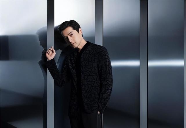 胡歌|胡歌的29岁妻子是福建白富美，有影视及建筑公司