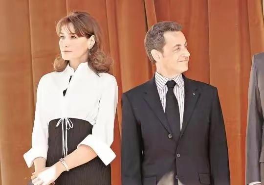 海王夫人的波澜情史，和恋人的友人睡到一起，出轨男友的儿子